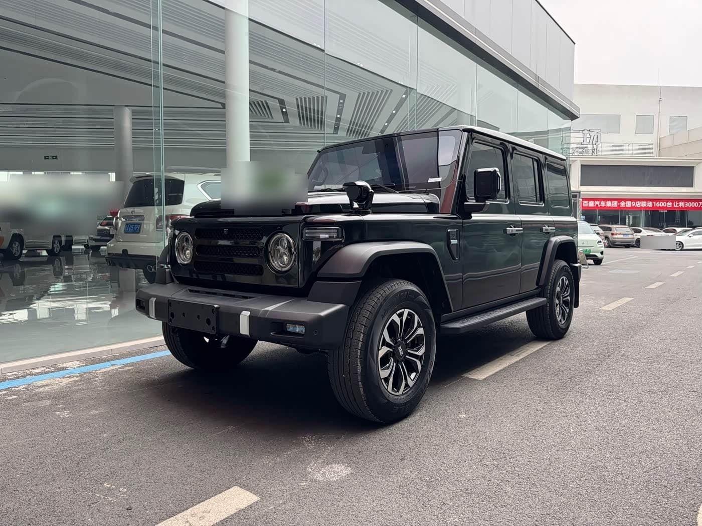 2025 212 T01 front exterior