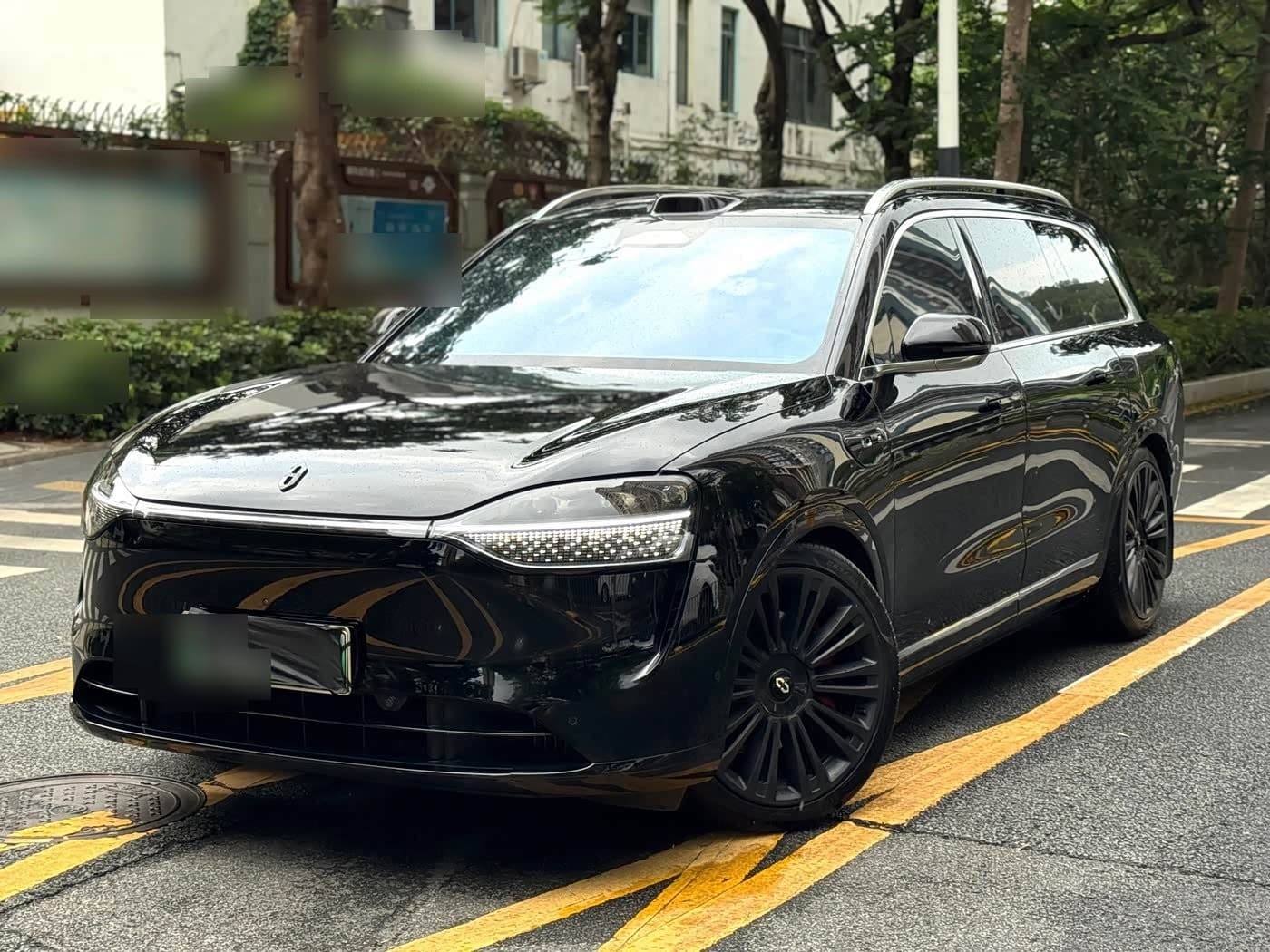 2023 AITO Wenjie AITO M9 front exterior