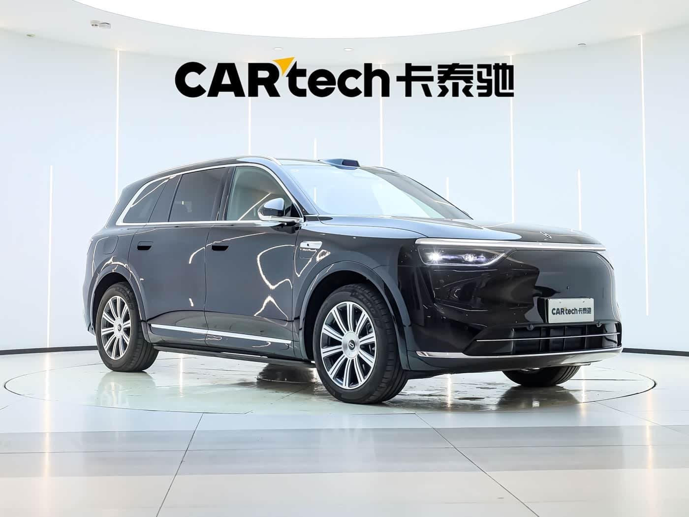 2025 AITO Wenjie AITO M8 front exterior
