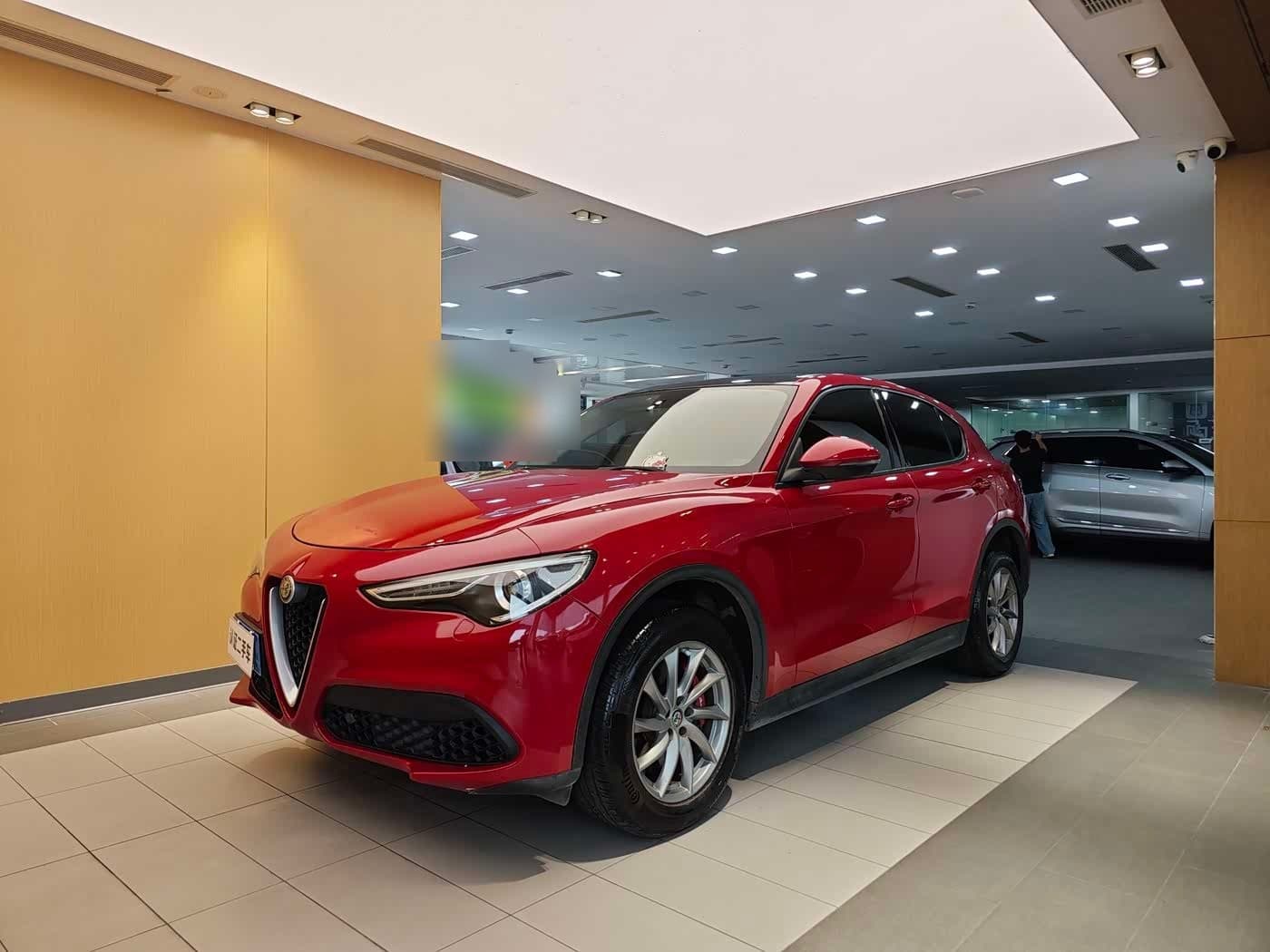 2017 Alfa Romeo Stelvio front exterior