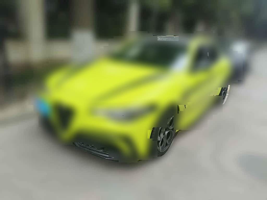 2017 Alfa Romeo Giulia front exterior