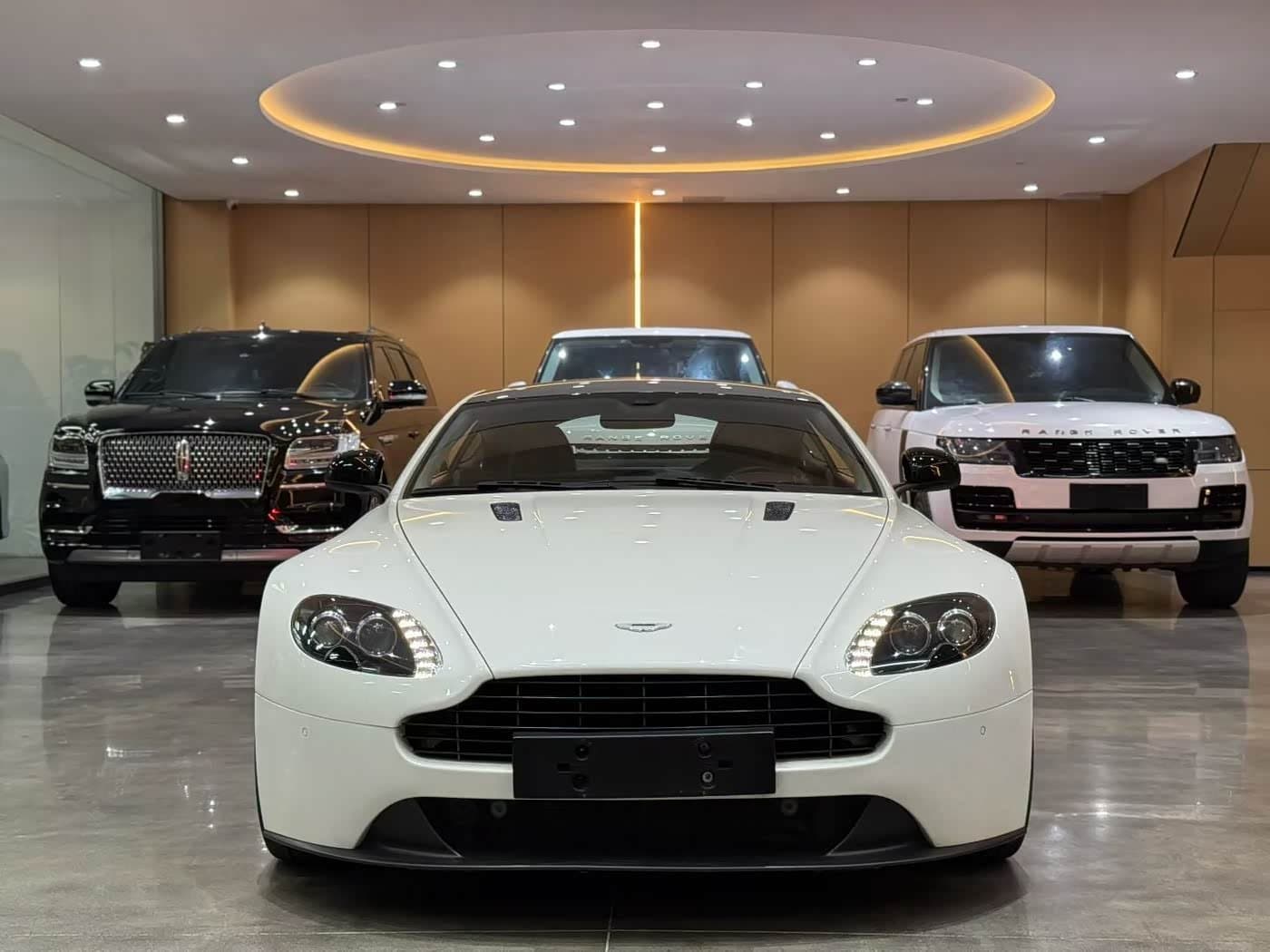 2015 Aston Martin V8 Vantage