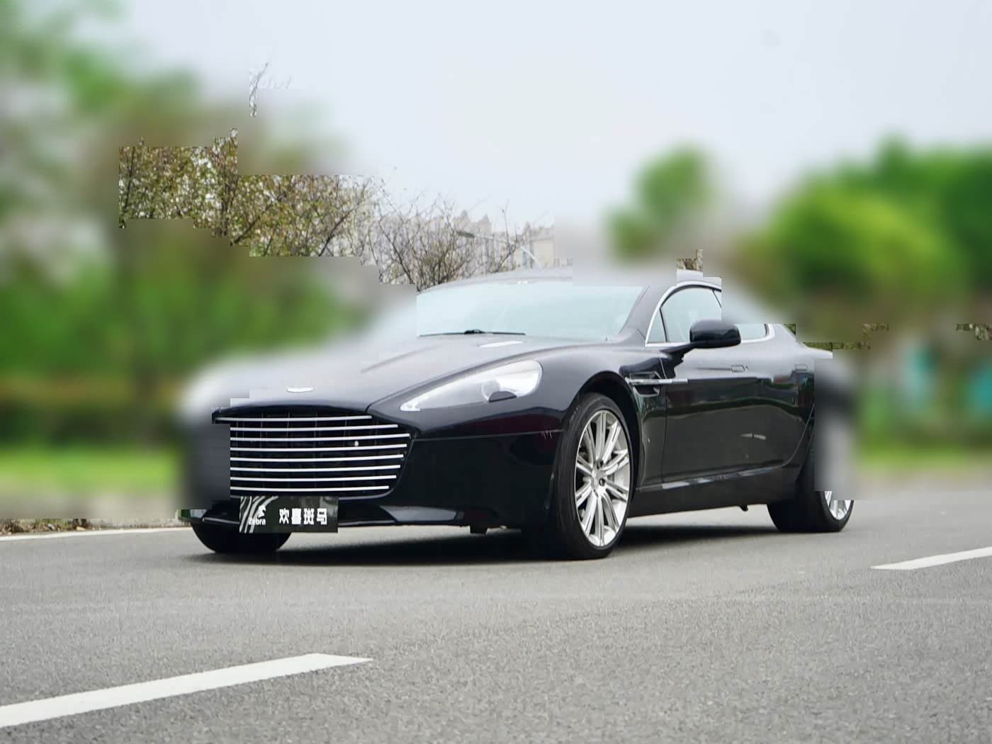 2010 Aston Martin Rapide front exterior
