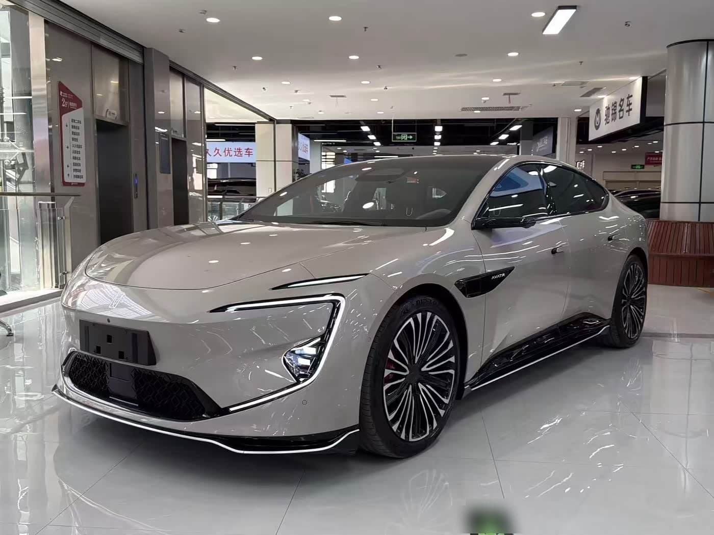 2025 Avatr 12 front exterior