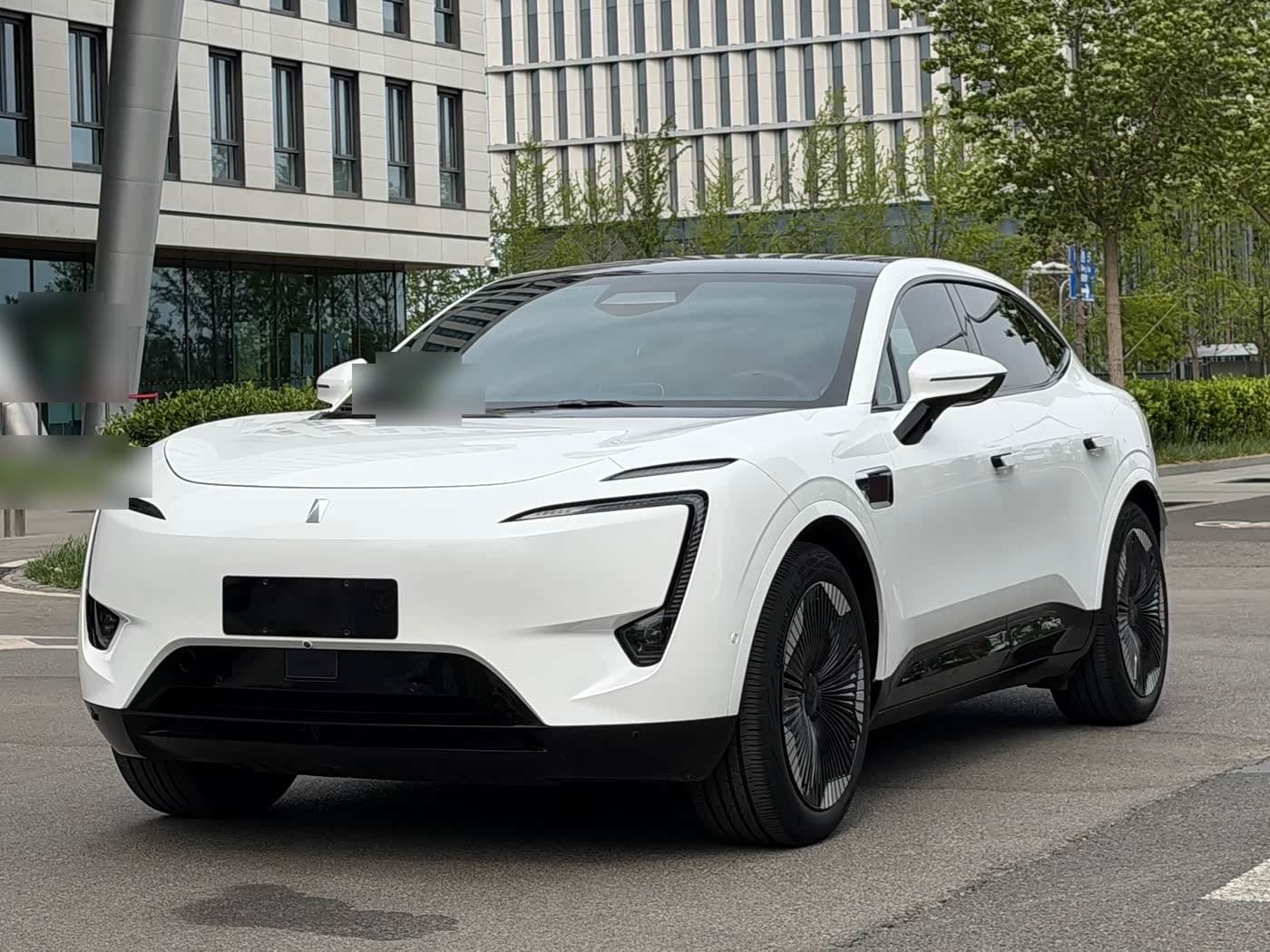 2023 Avatr 11 front exterior