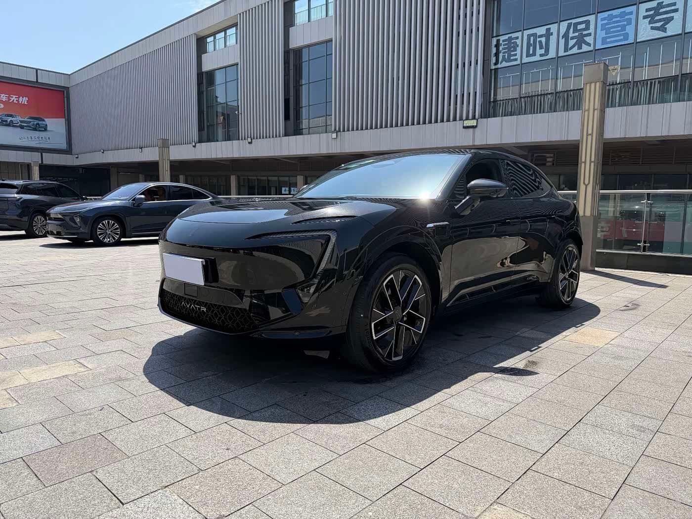 2025 Avatr 11 front exterior