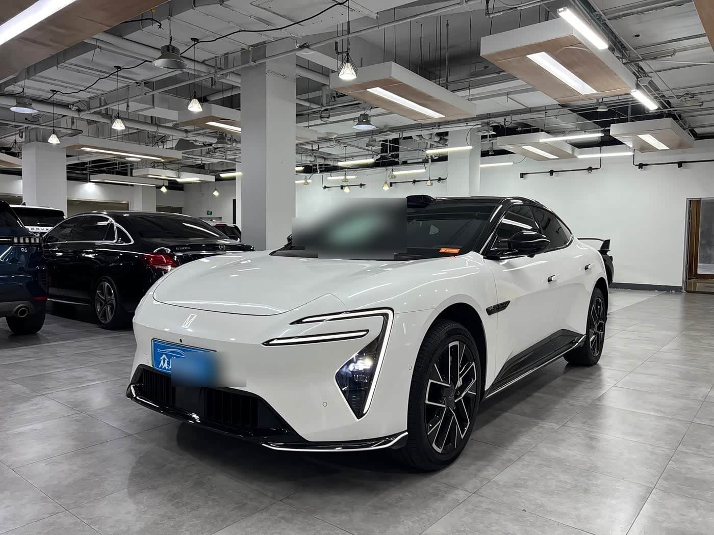 2025 Avatr 06 front exterior