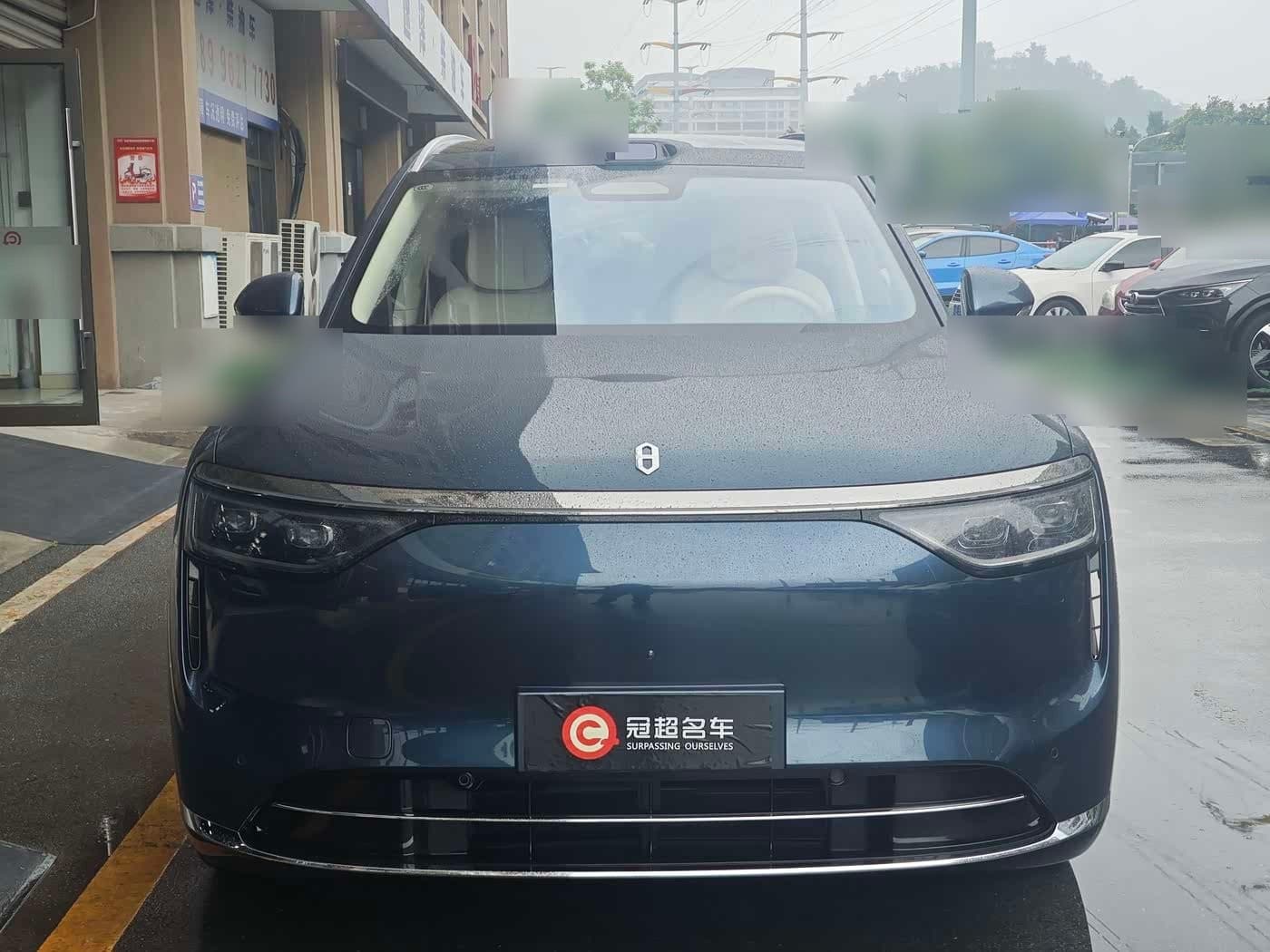 2025 AITO Wenjie AITO M8 front exterior