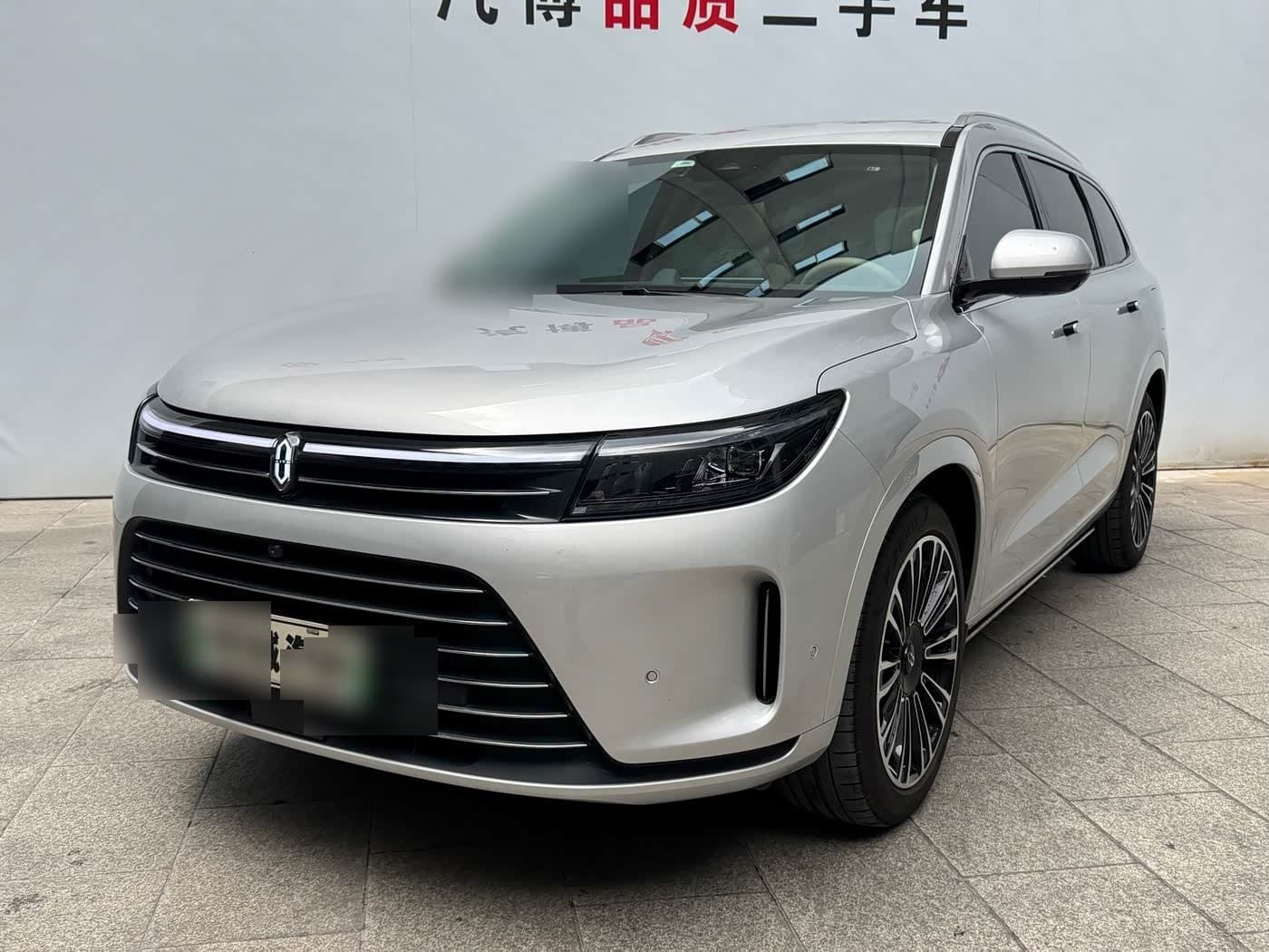 2023 AITO Wenjie AITO M7 front exterior