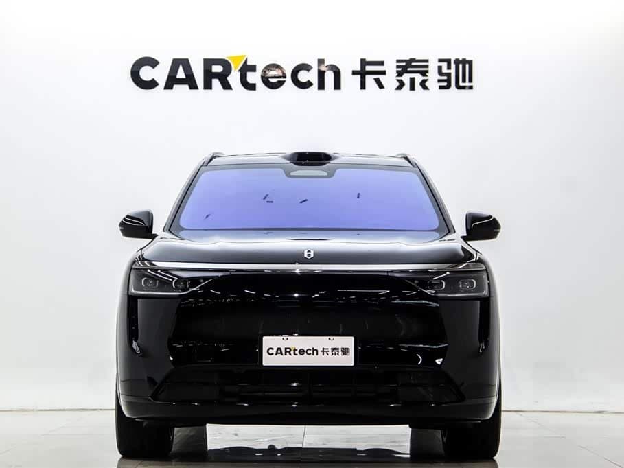 2025 AITO Wenjie AITO M8 front exterior
