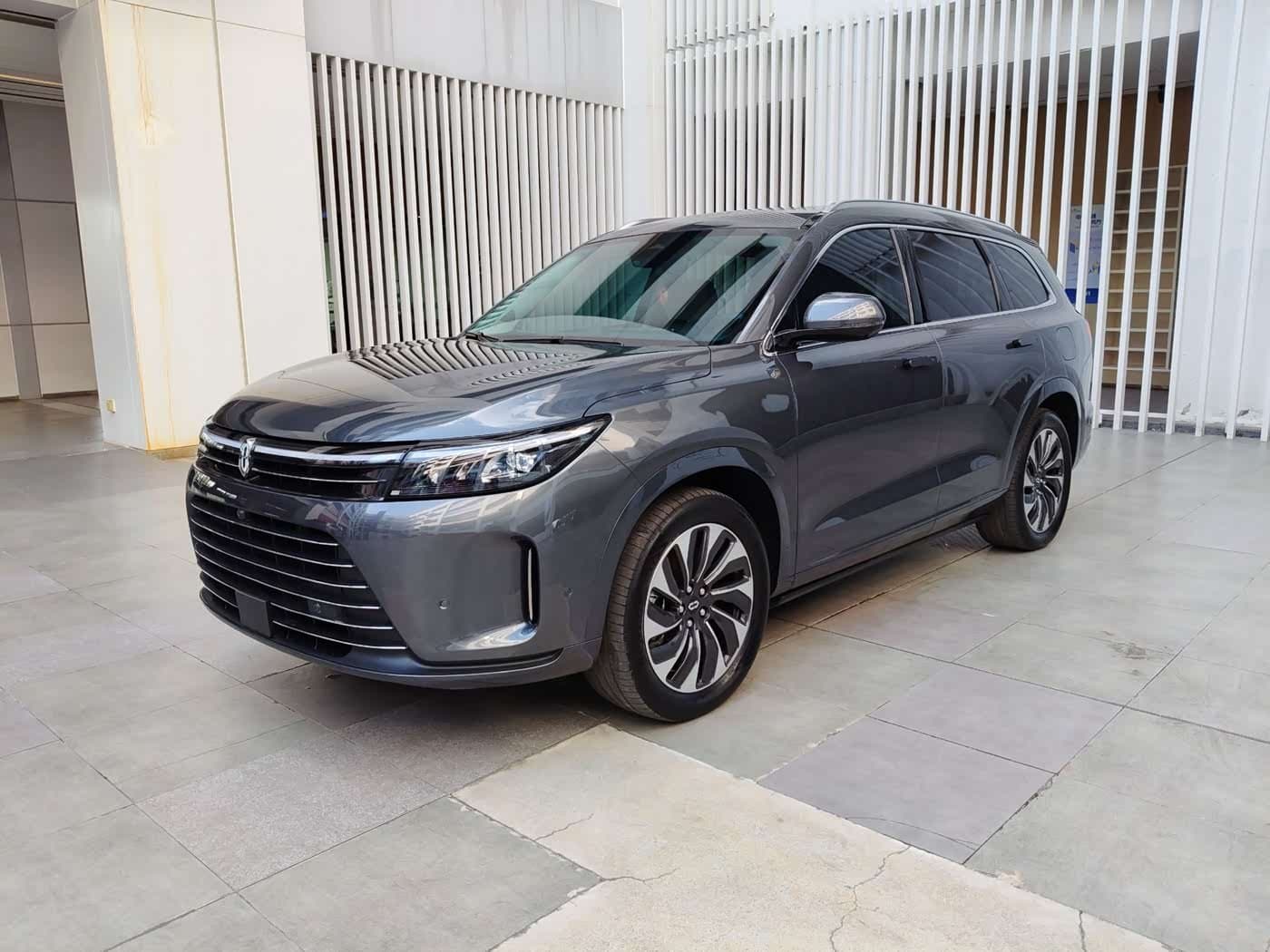 2022 AITO Wenjie AITO M7 front exterior