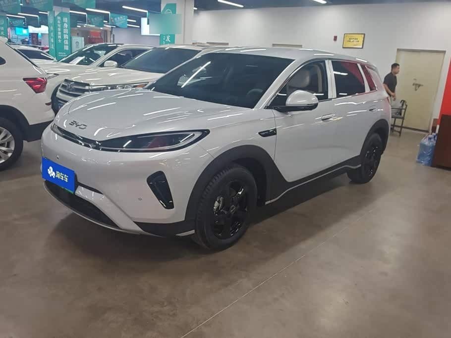 2026 BYD Seal 05 DM-i front exterior