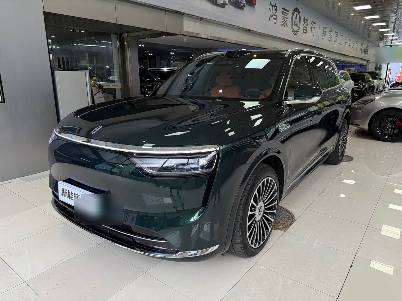 2025 AITO Wenjie AITO M8 front exterior