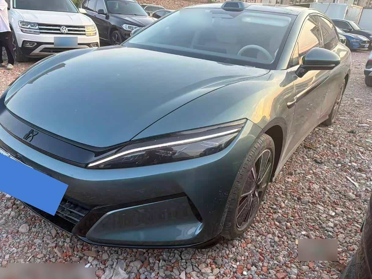 2025 BYD Han L front exterior