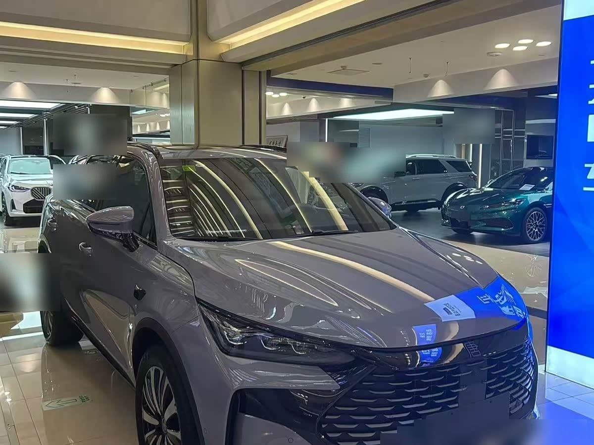 2025 BYD Tang New Energy front exterior