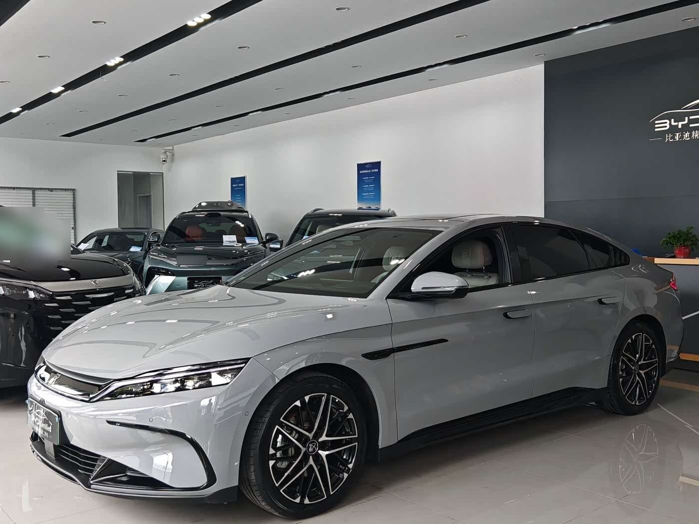 2025 BYD Han front exterior