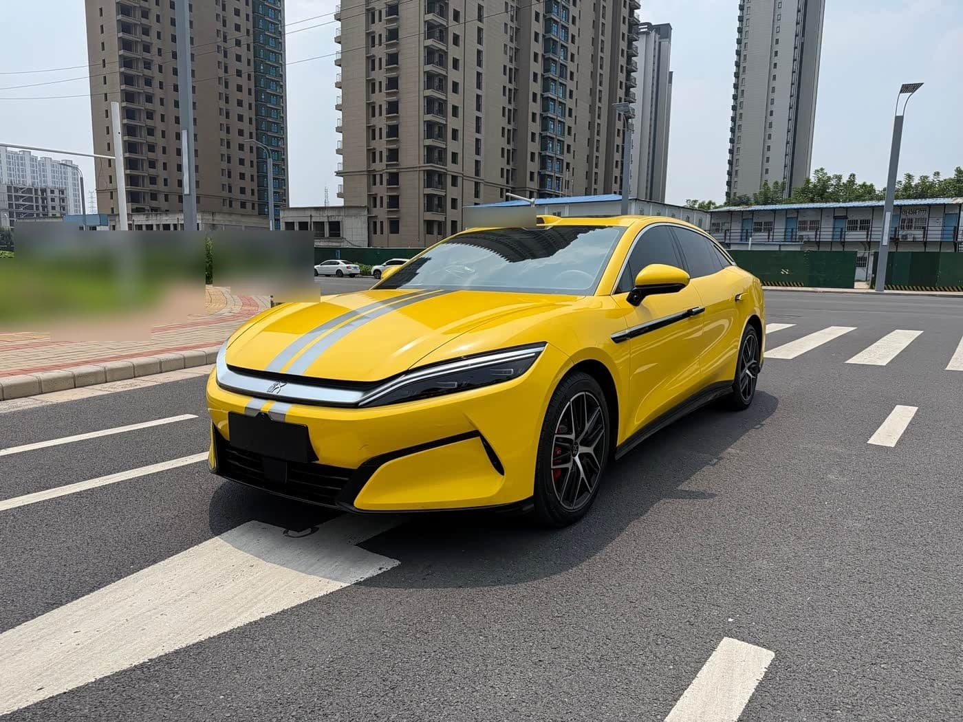 2025 BYD Han L front exterior