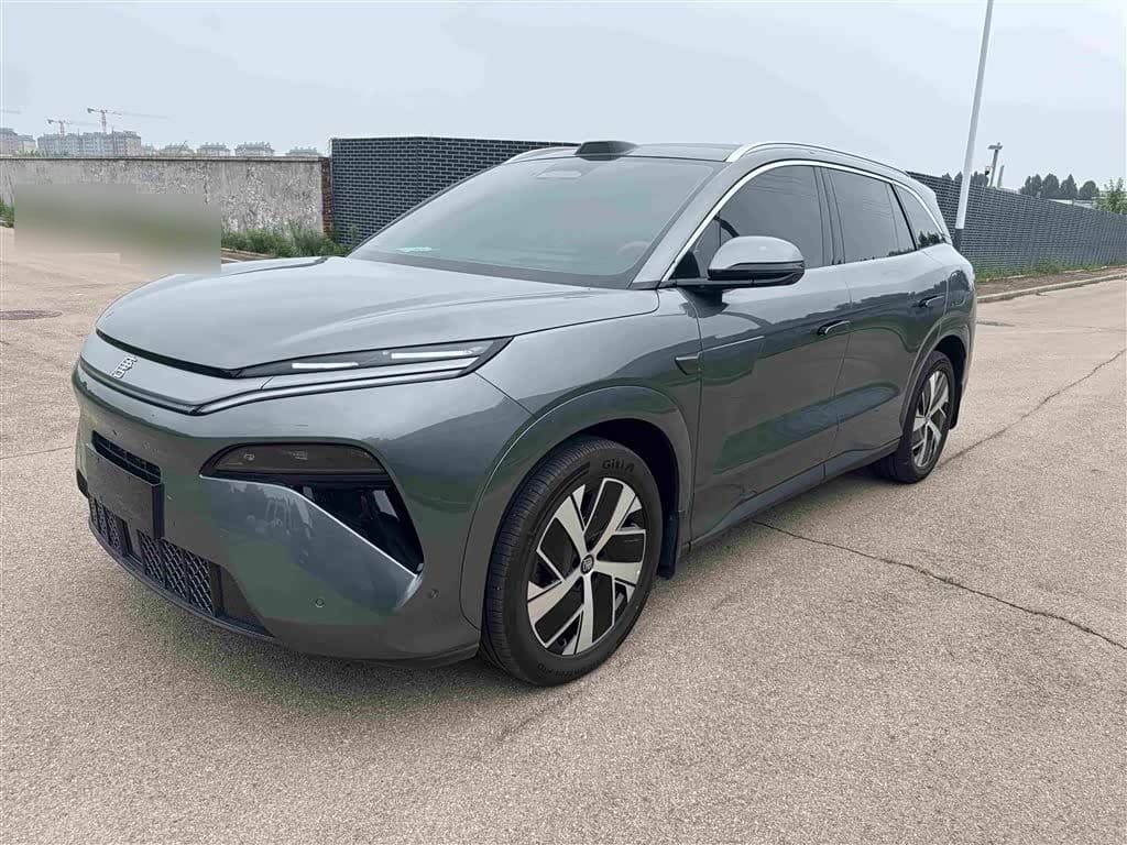 2025 BYD Tang L front exterior