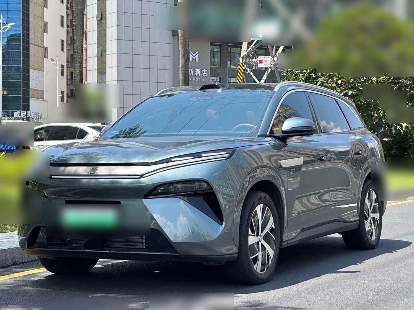 2025 BYD Tang L front exterior