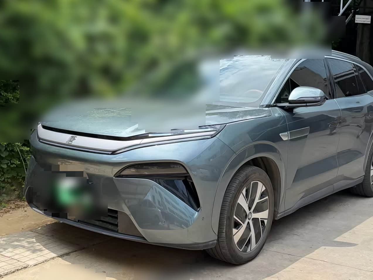2025 BYD Tang L front exterior