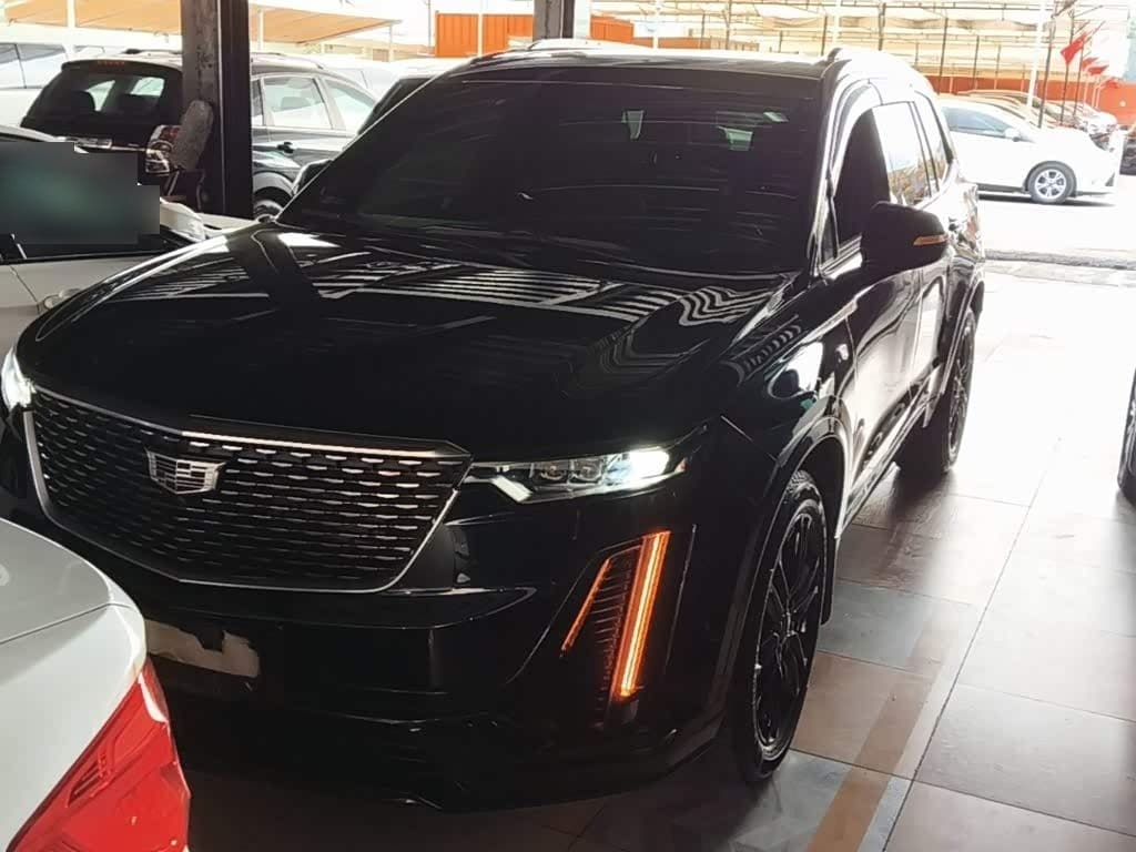 2020 Cadillac XT6 front exterior