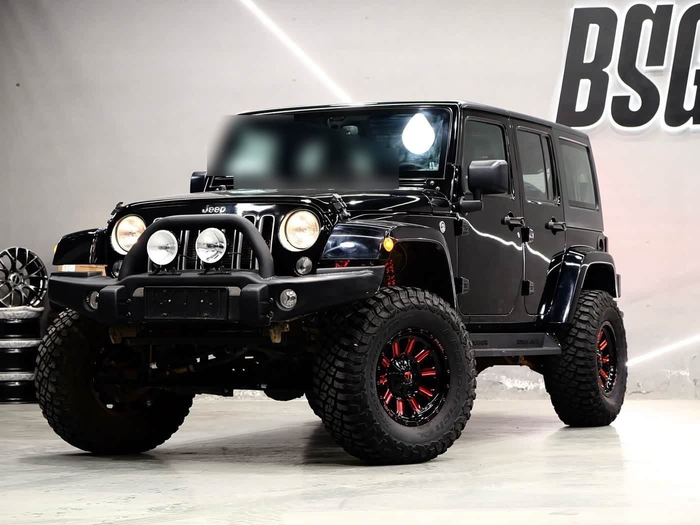 2017 Jeep Wrangler front exterior