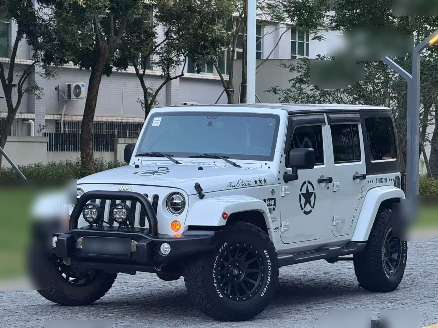 2015 Jeep Wrangler front exterior