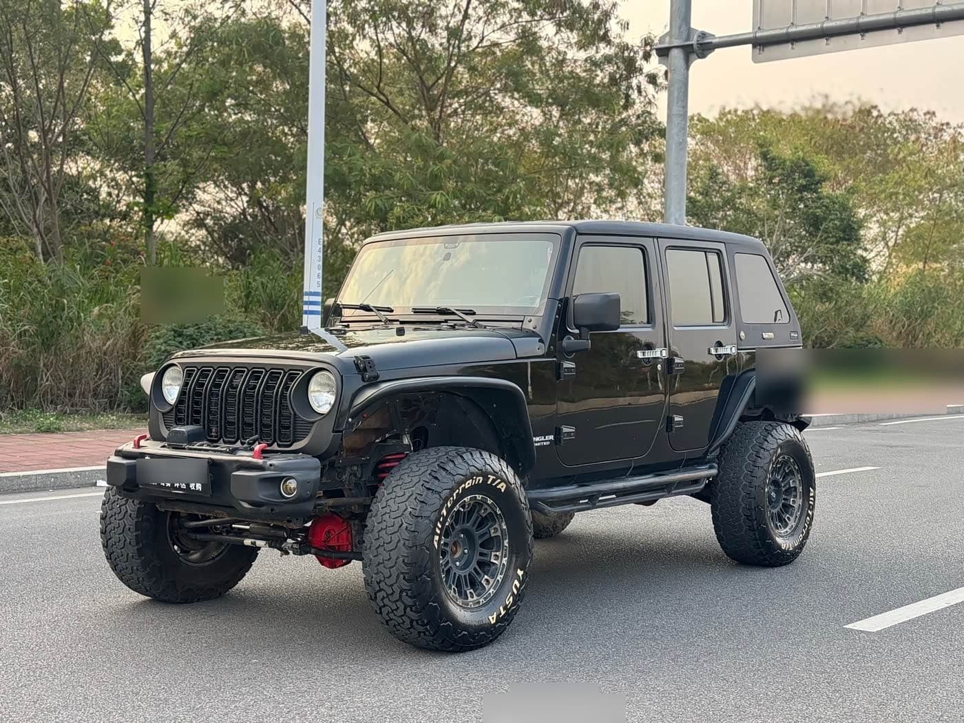 2010 Jeep Wrangler front exterior
