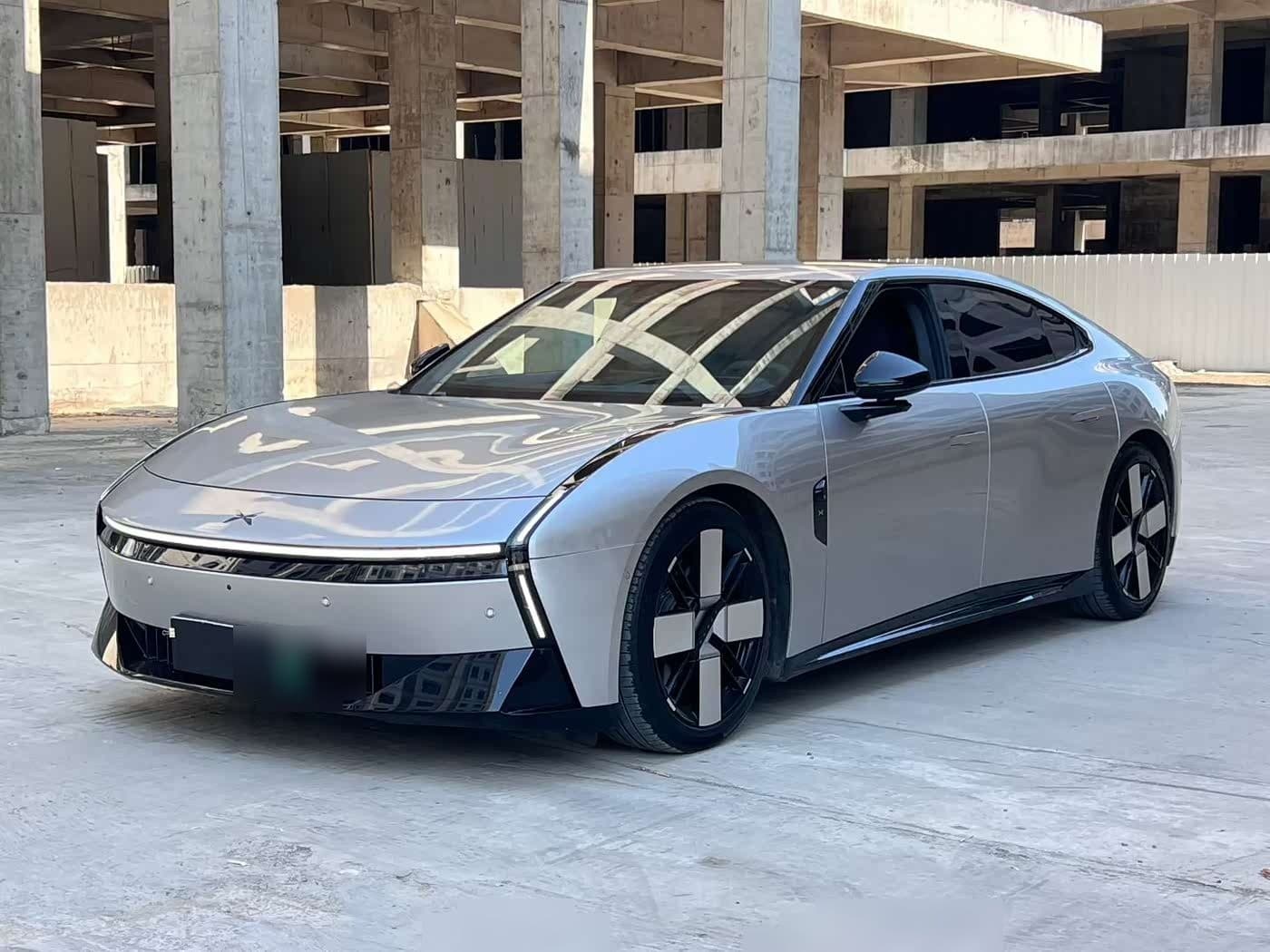 2025 XPeng P7 front exterior