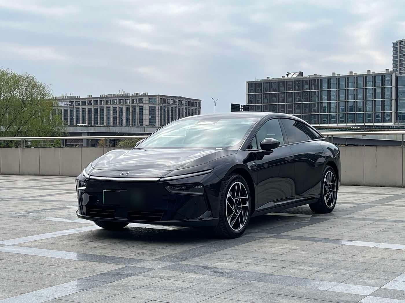 2024 XPeng P7+ front exterior