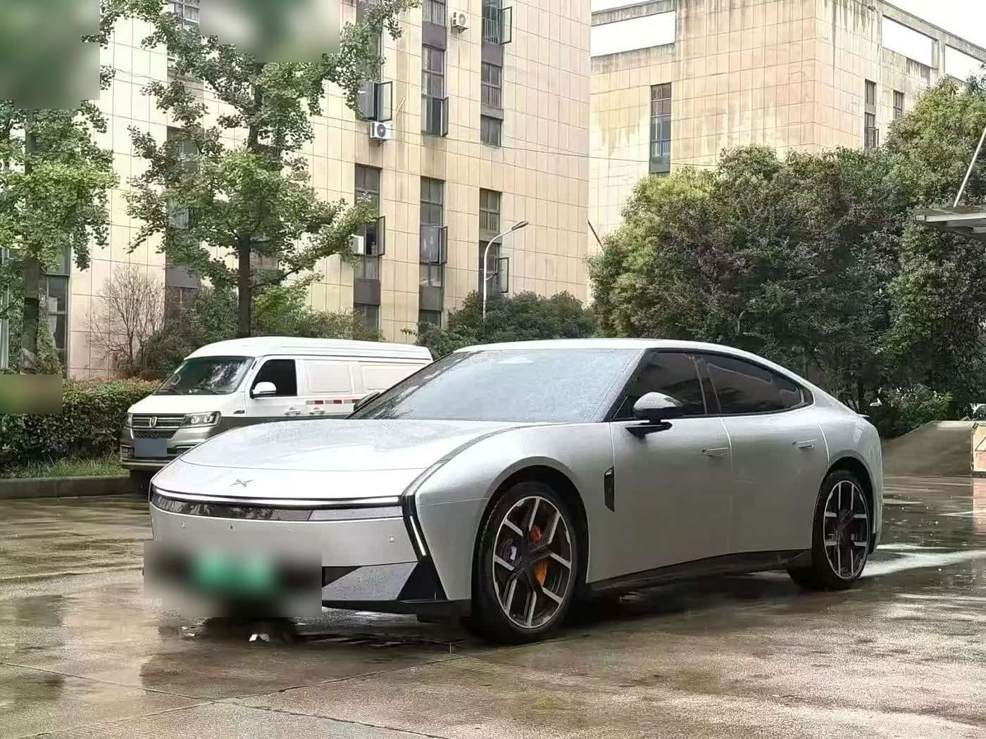 2025 XPeng P7 front exterior
