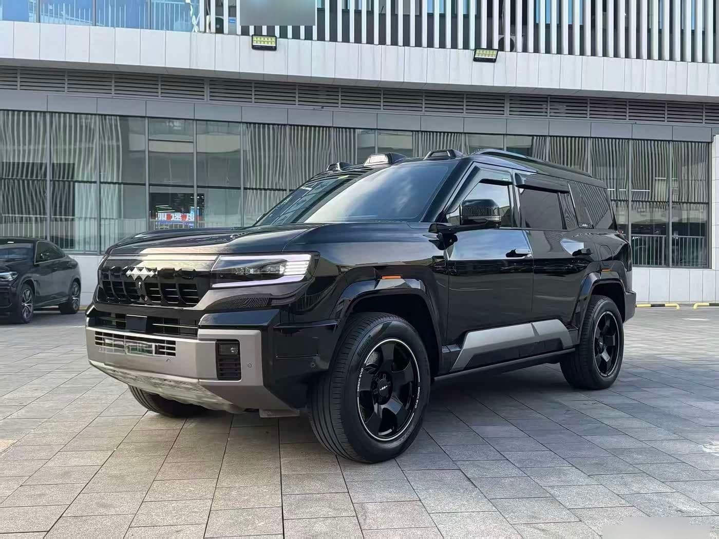 2024 Fang Cheng Bao Leopard 8 front exterior