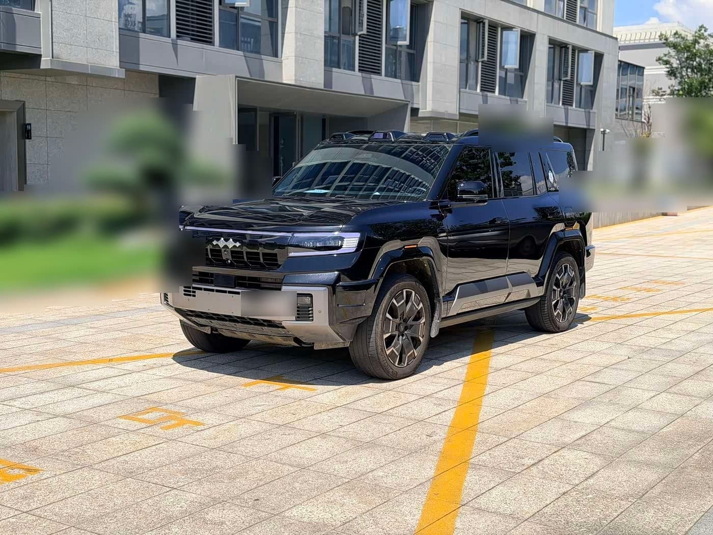 2024 Fang Cheng Bao Leopard 8 front exterior