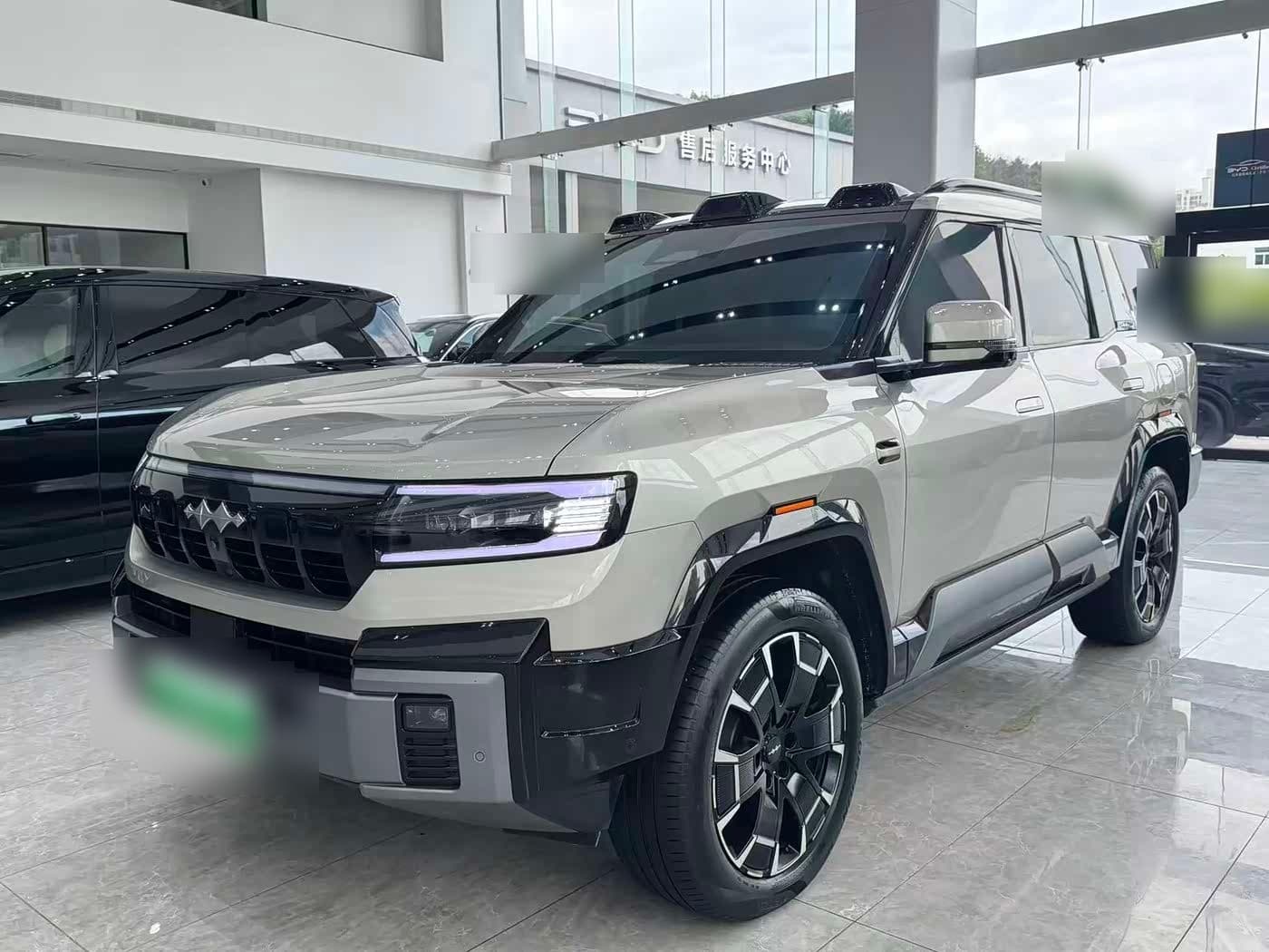 2024 Fang Cheng Bao Leopard 8 front exterior