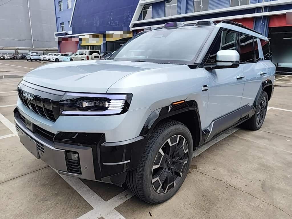 2025 Fang Cheng Bao Leopard 8 front exterior
