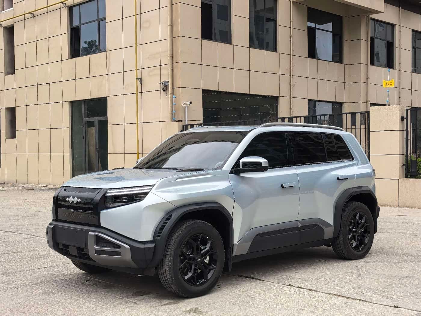 2025 Fang Cheng Bao Titanium 3 front exterior