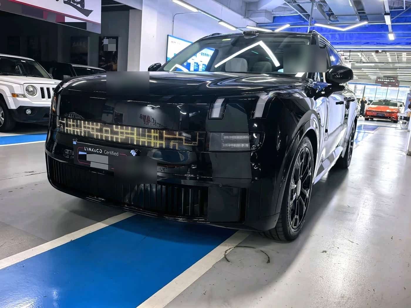 2025 Lynk & Co 900 front exterior