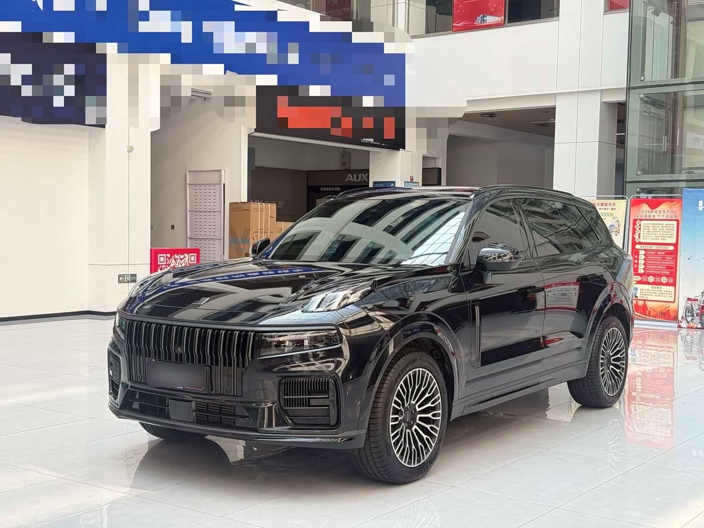 2025 Lynk & Co 09 front exterior