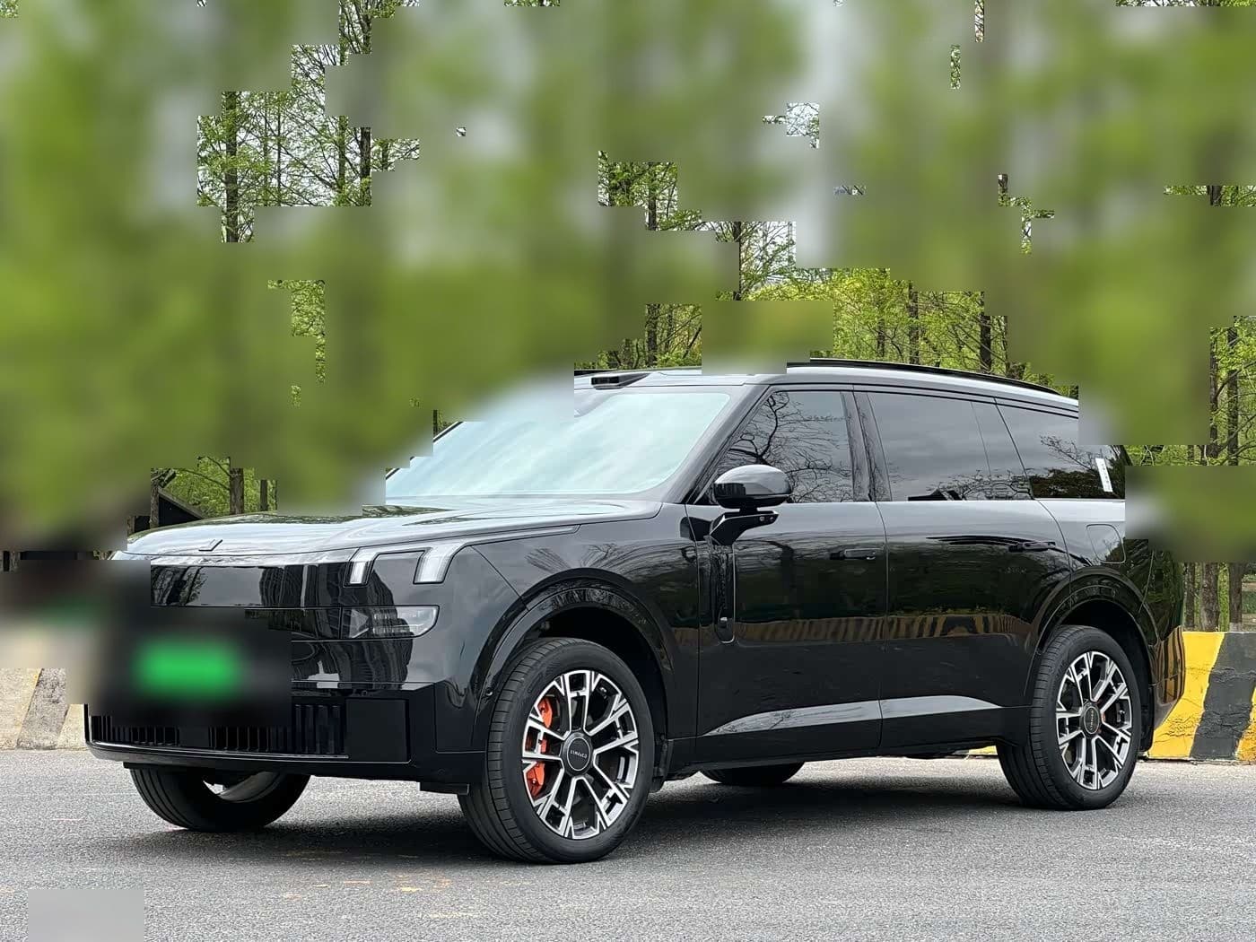 2025 Lynk & Co 900 front exterior