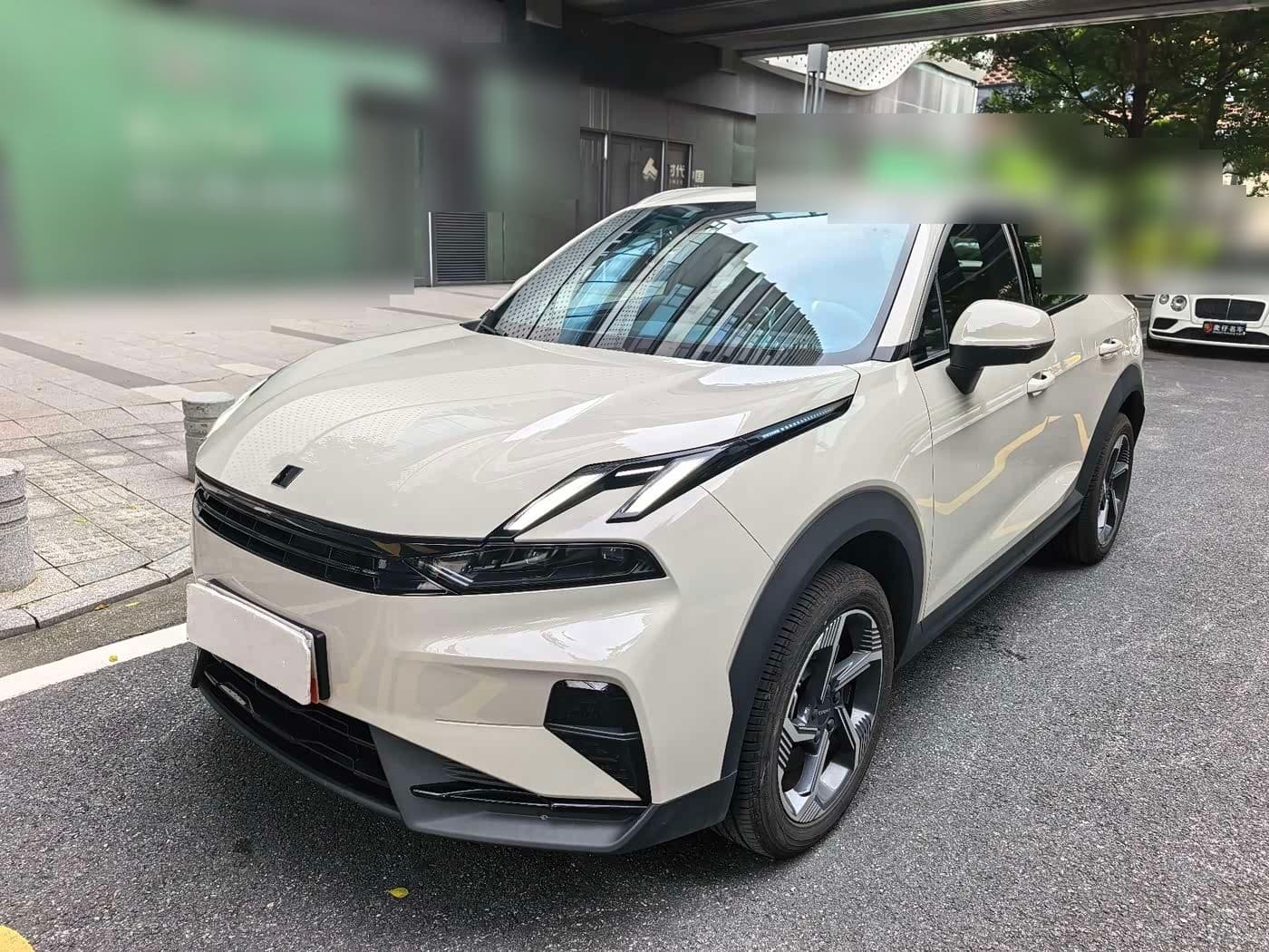 2024 Lynk & Co 06 front exterior