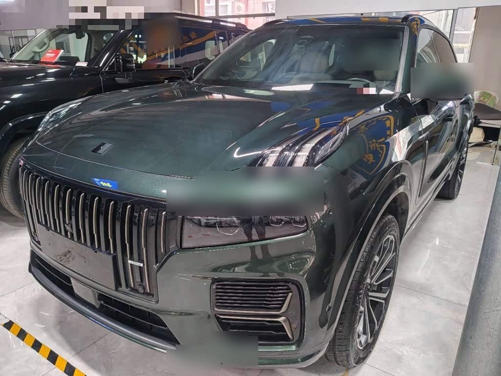 2024 Lynk & Co 09 EM-P front exterior