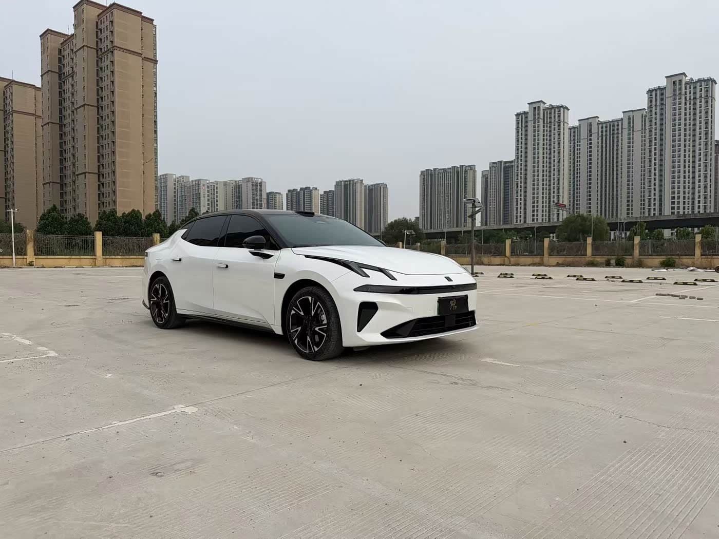 2025 Lynk & Co 07 EM-P front exterior