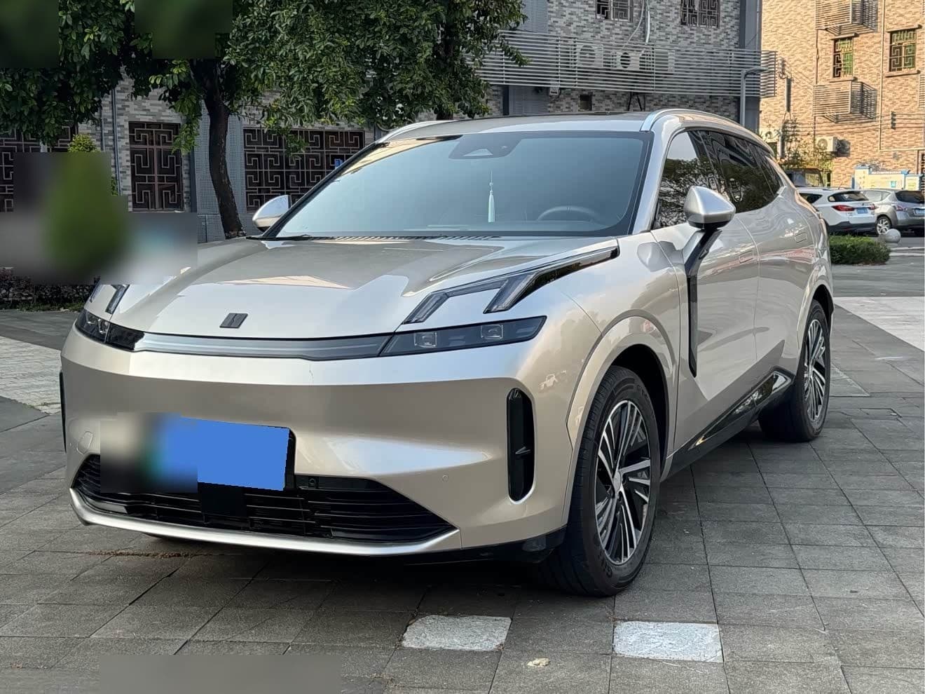 2024 Lynk & Co 08 EM-P front exterior