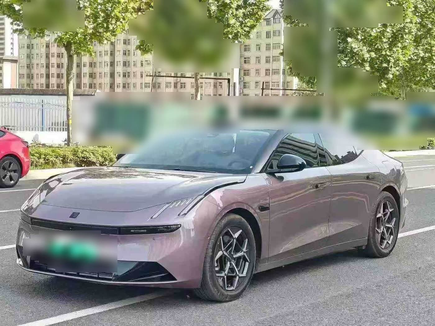 2025 Lynk & Co 10 EM-P front exterior