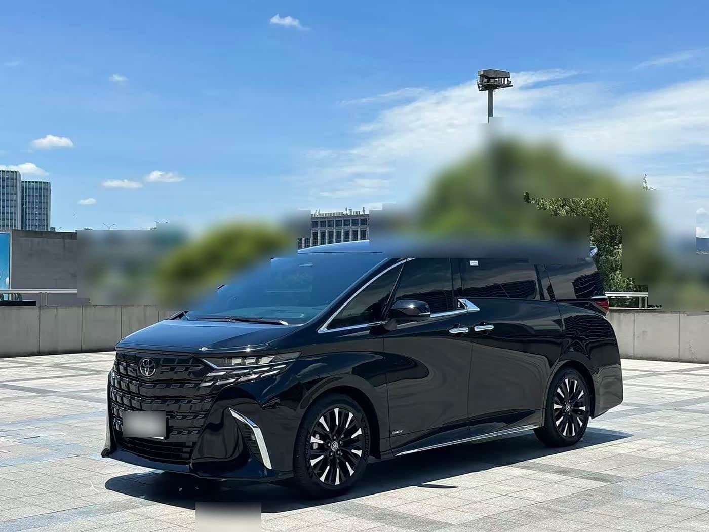 2023 Toyota Alphard front exterior