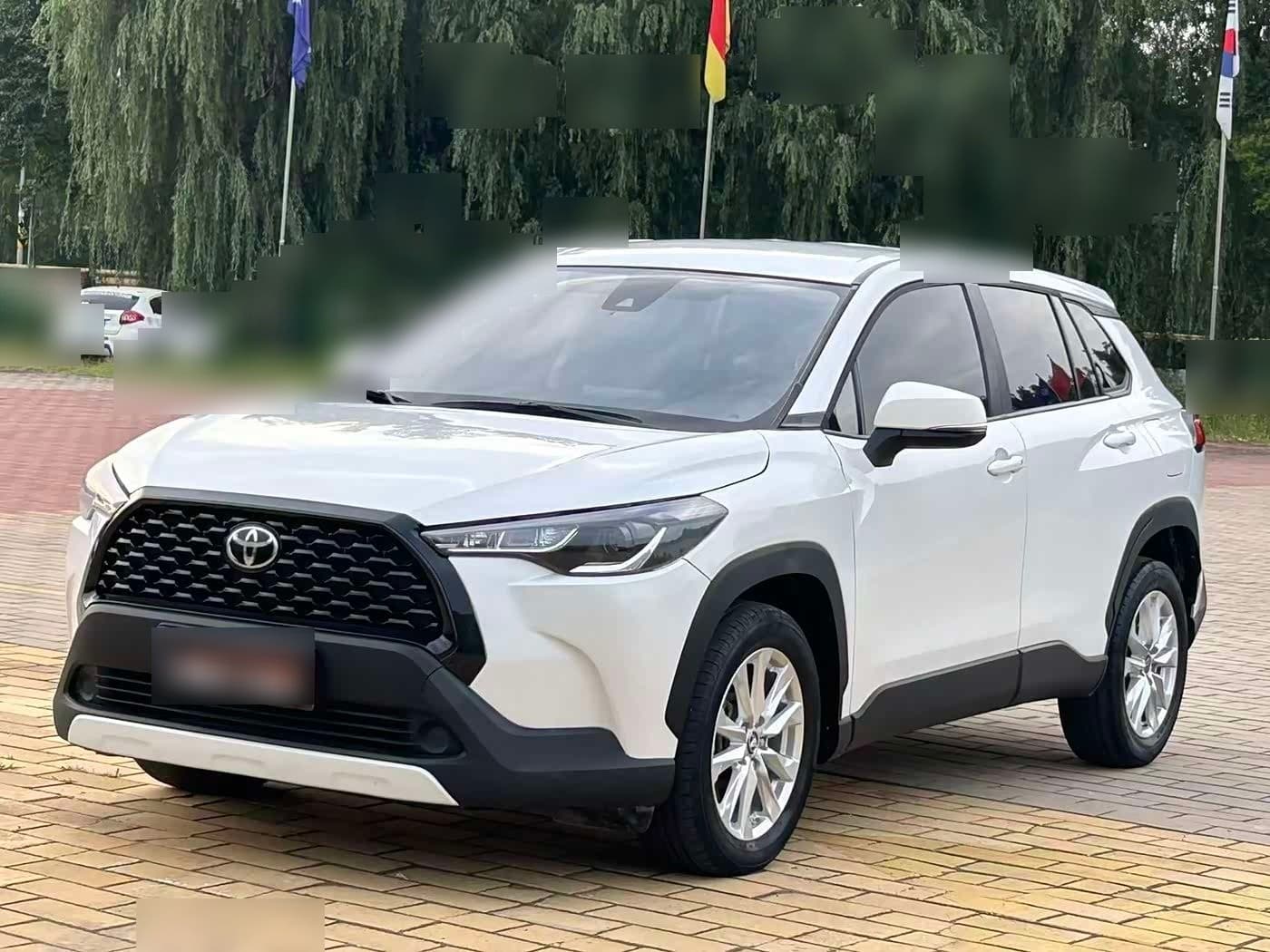 2022 Toyota Corolla Cross front exterior