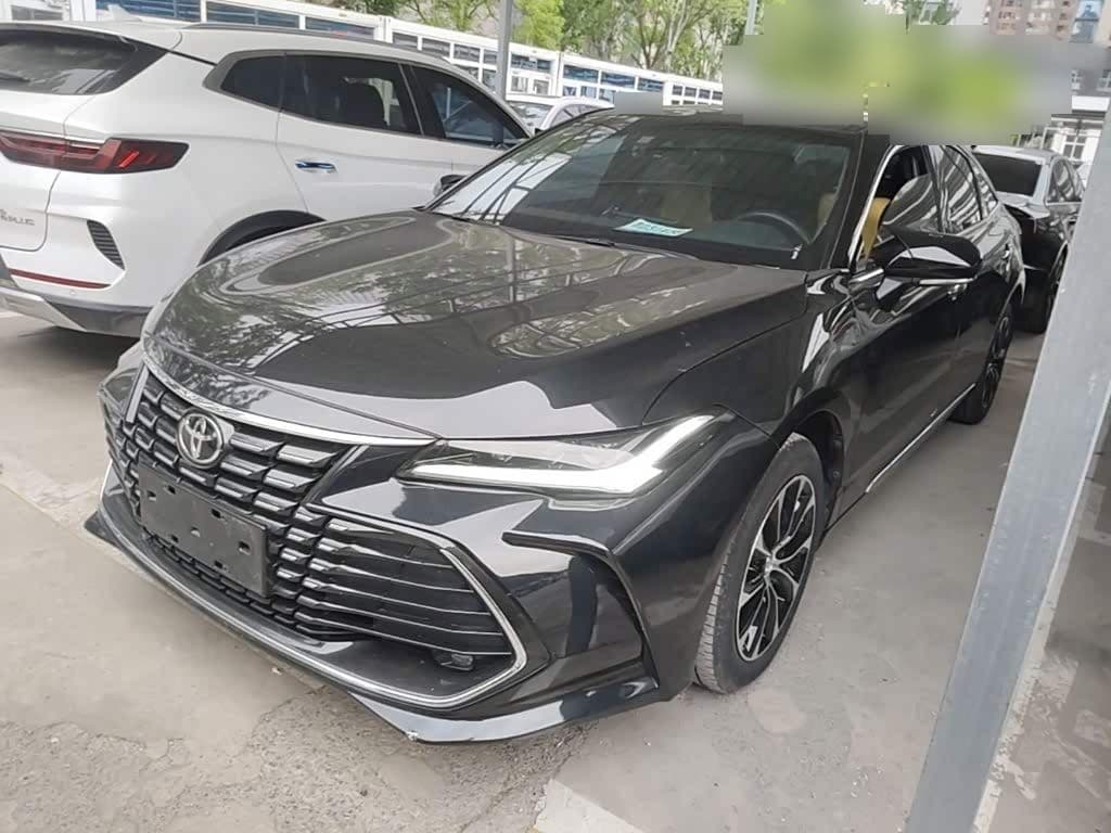 2022 Toyota Avalon front exterior