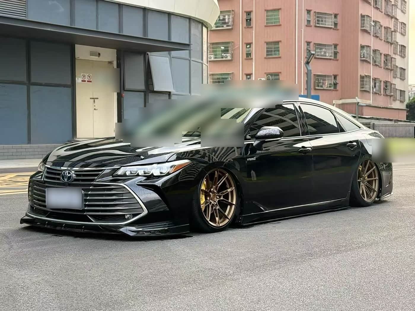 2022 Toyota Avalon front exterior