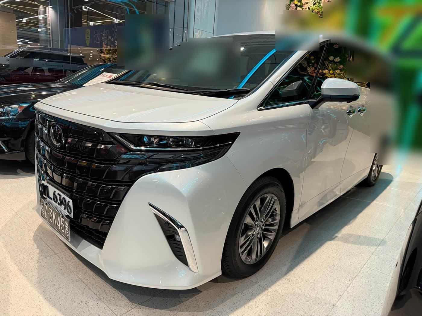 2025 Toyota Alphard