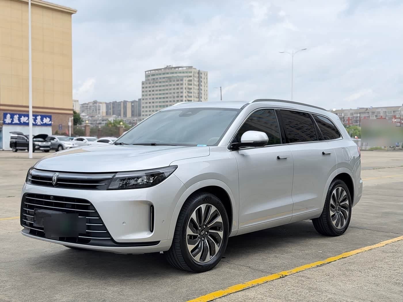 2023 AITO Wenjie AITO M7 front exterior
